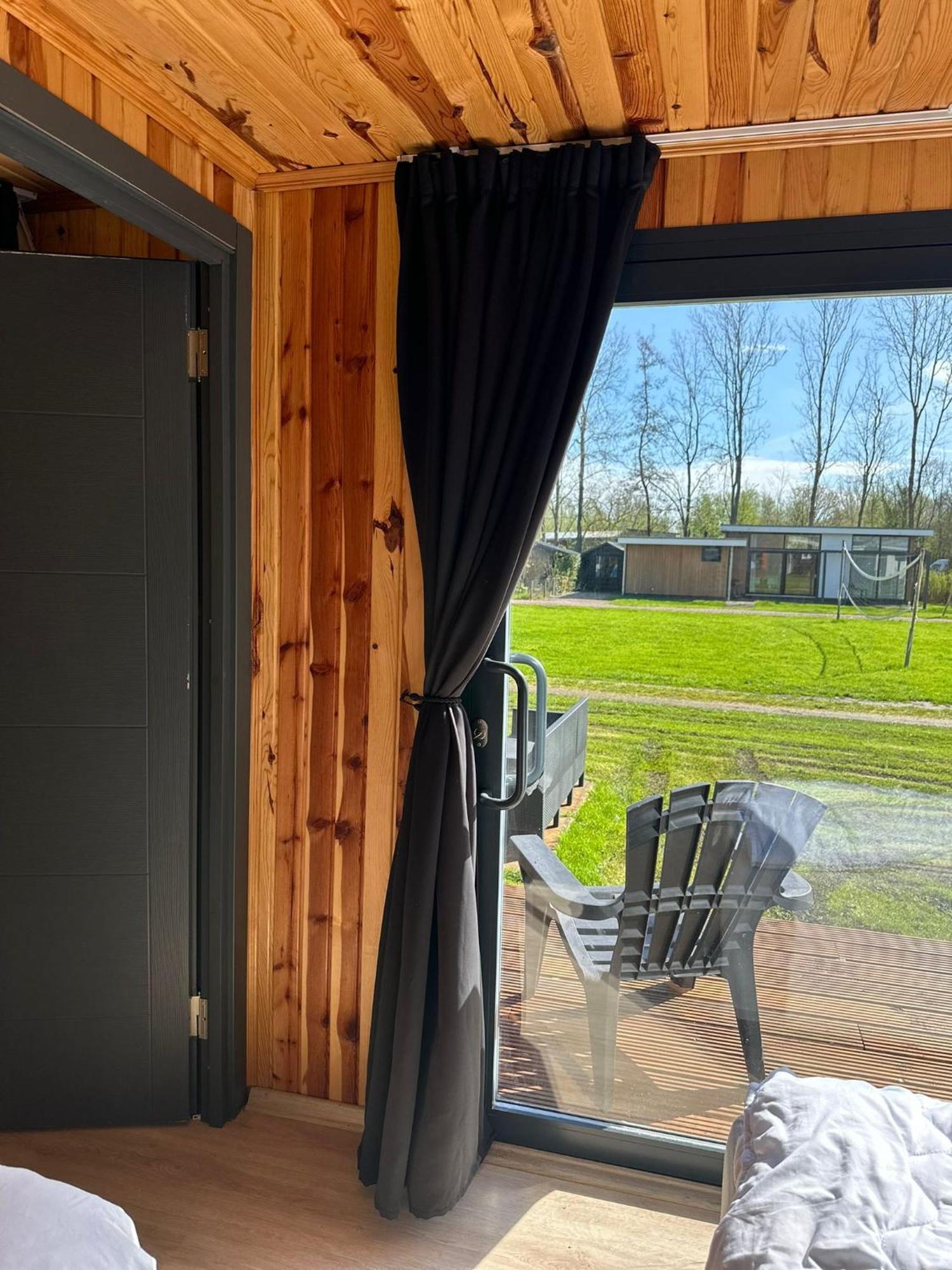 Luxe Tiny House Bij Het Leekstermeer Matsloot Exterior foto